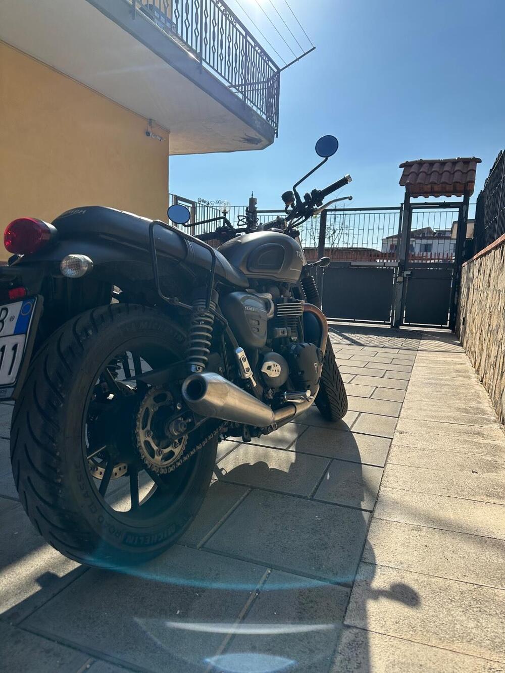 Triumph Street Twin 900 (2021 - 22) (2)
