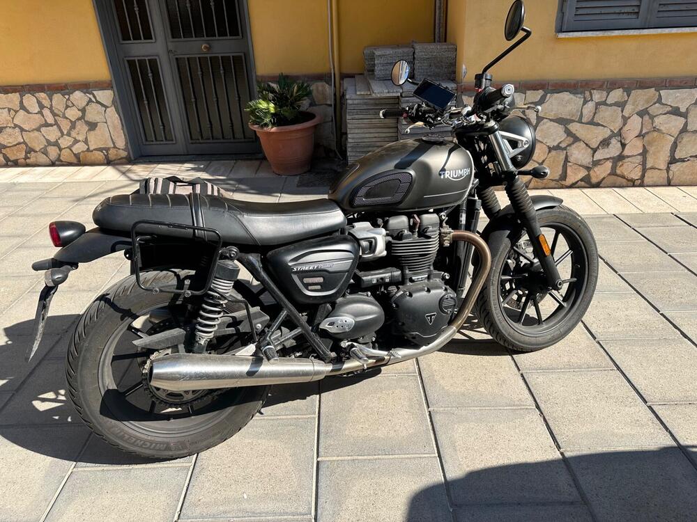Triumph Street Twin 900 (2021 - 22) (3)