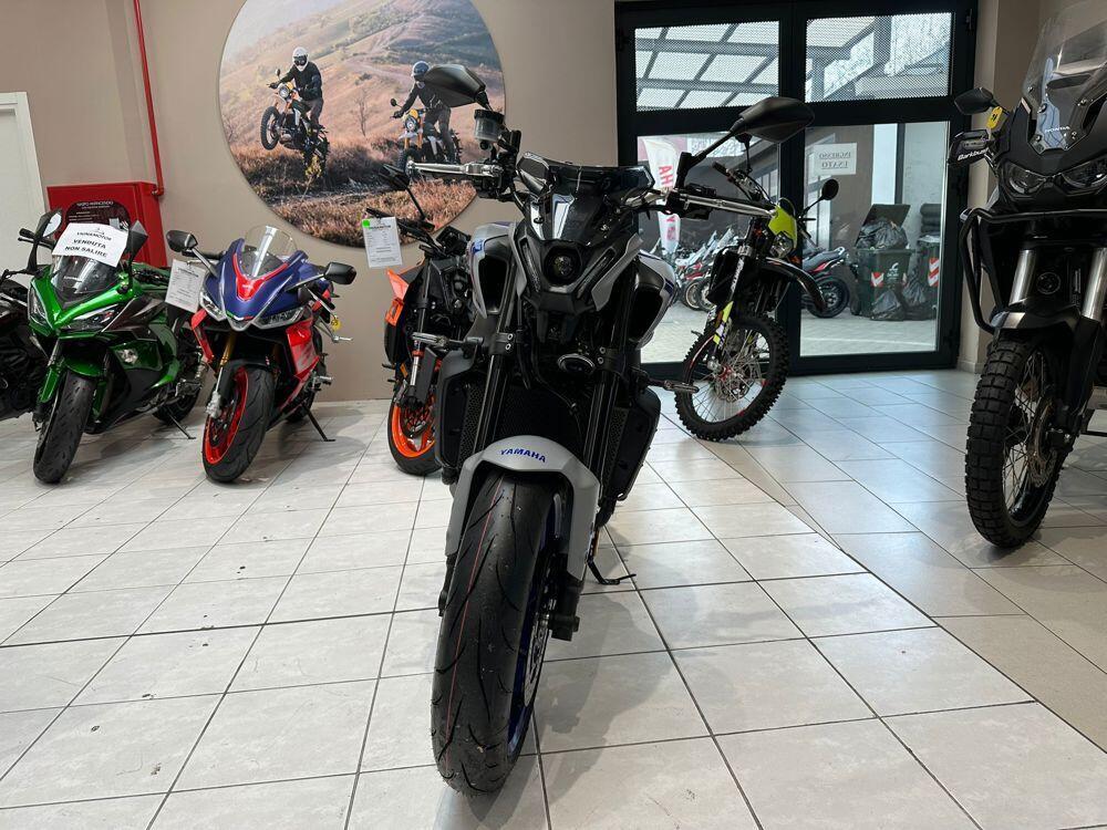 Yamaha MT-09 (2021 - 23) (2)
