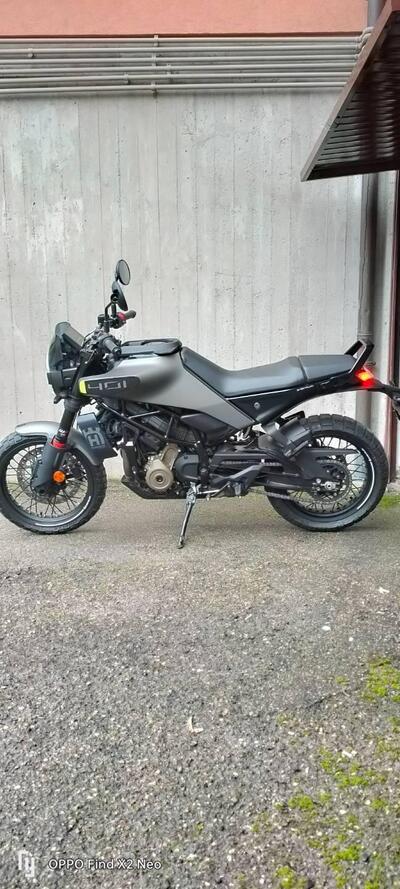 Husqvarna Svartpilen 401 (2024 - 26) usata