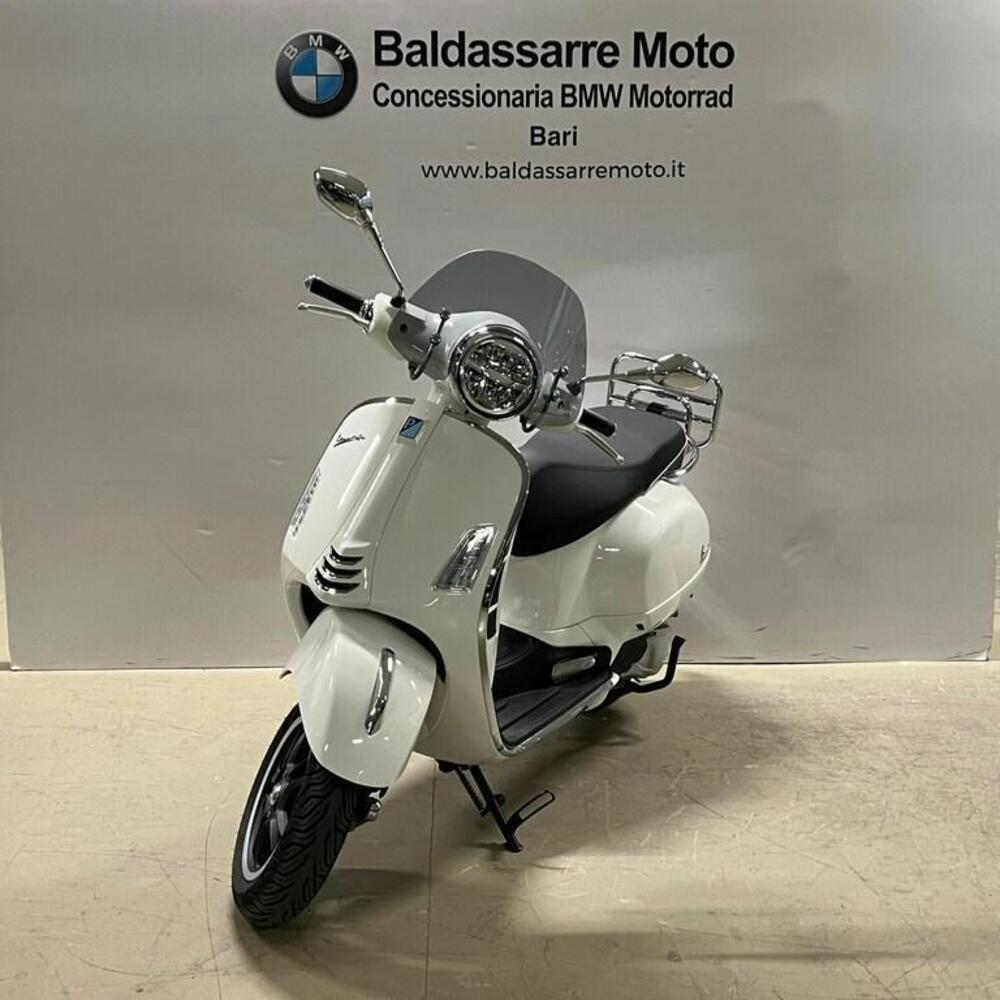 Vespa GTS 300 Super (2023 - 24) (2)
