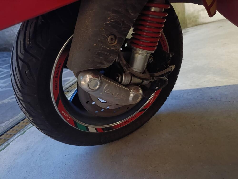 Vespa GTS 300 Super ABS (2014 - 16) (5)