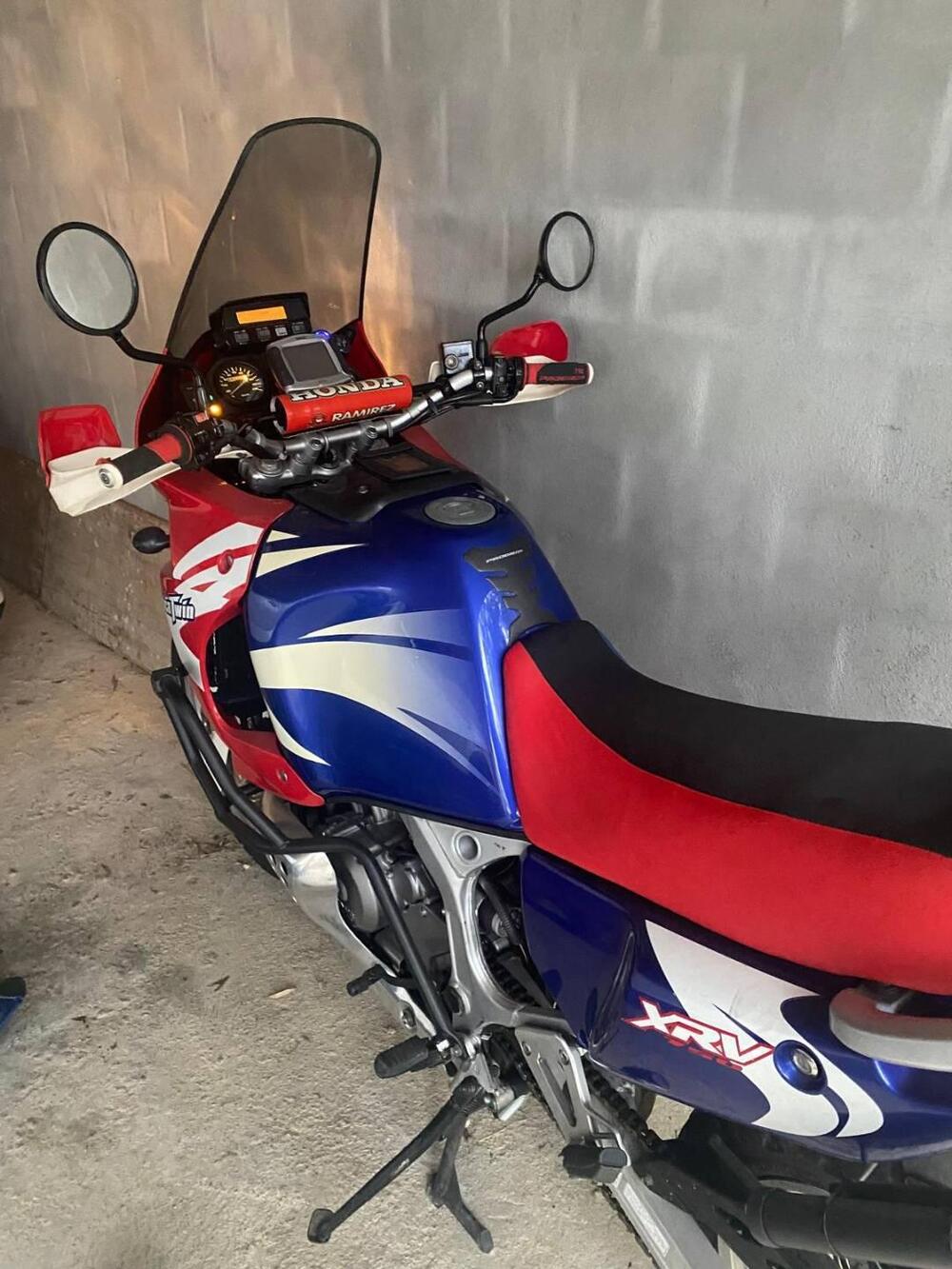 Honda Africa Twin XRV 750 (1996 - 02) (2)