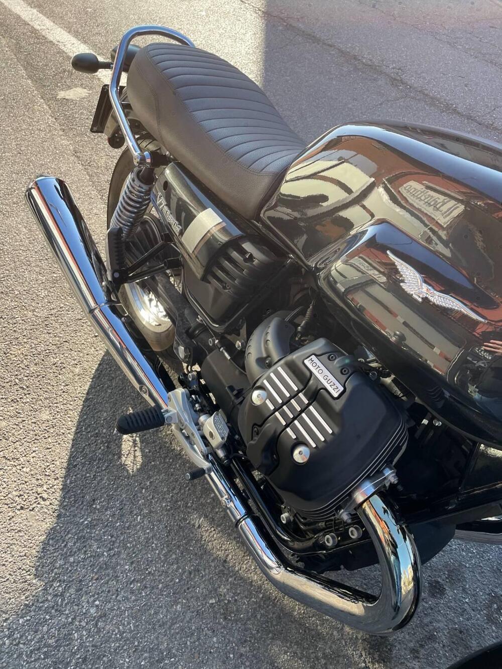 Moto Guzzi V7 III Special (2017 - 20) (4)