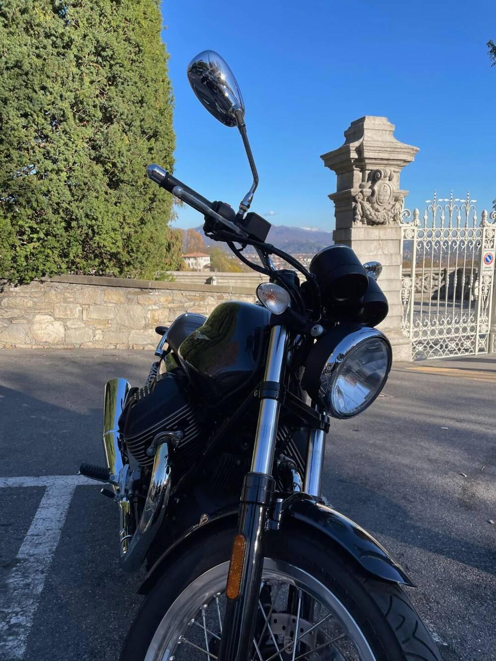 Moto Guzzi V7 III Special (2017 - 20) (5)