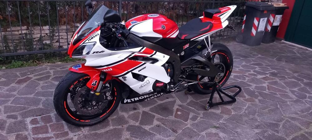 Yamaha YZF R6 (2008 - 09) (8)