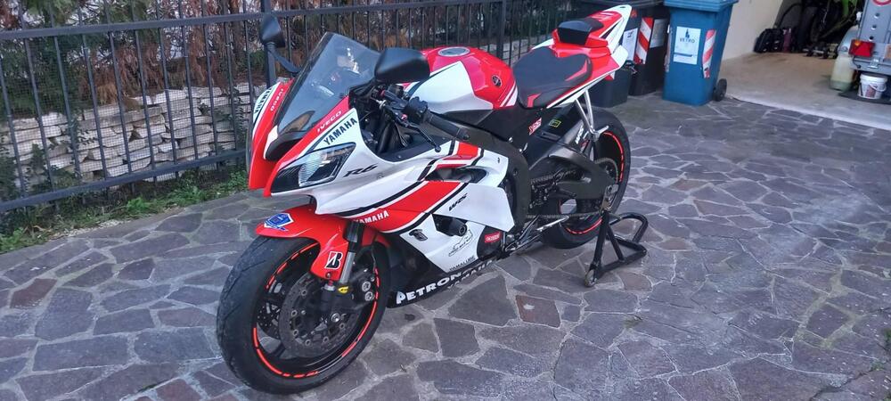 Yamaha YZF R6 (2008 - 09) (11)