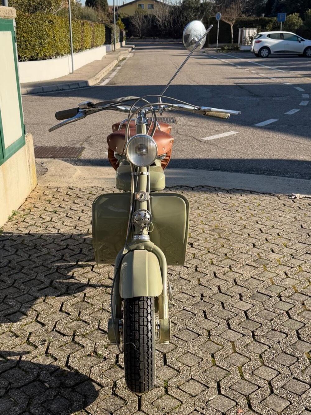 Innocenti LAMBRETTA 125D (8)