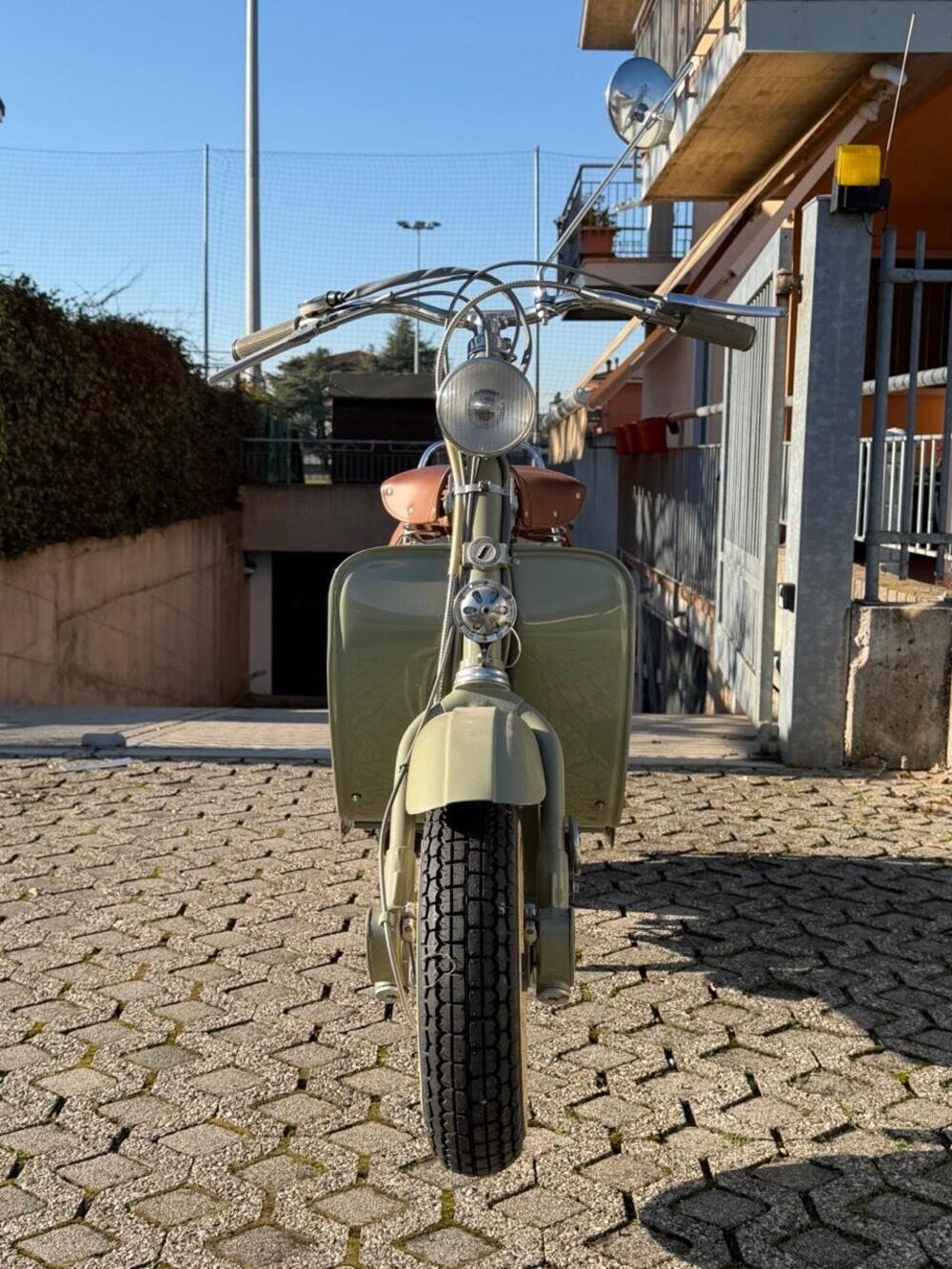 Innocenti LAMBRETTA 125D (9)
