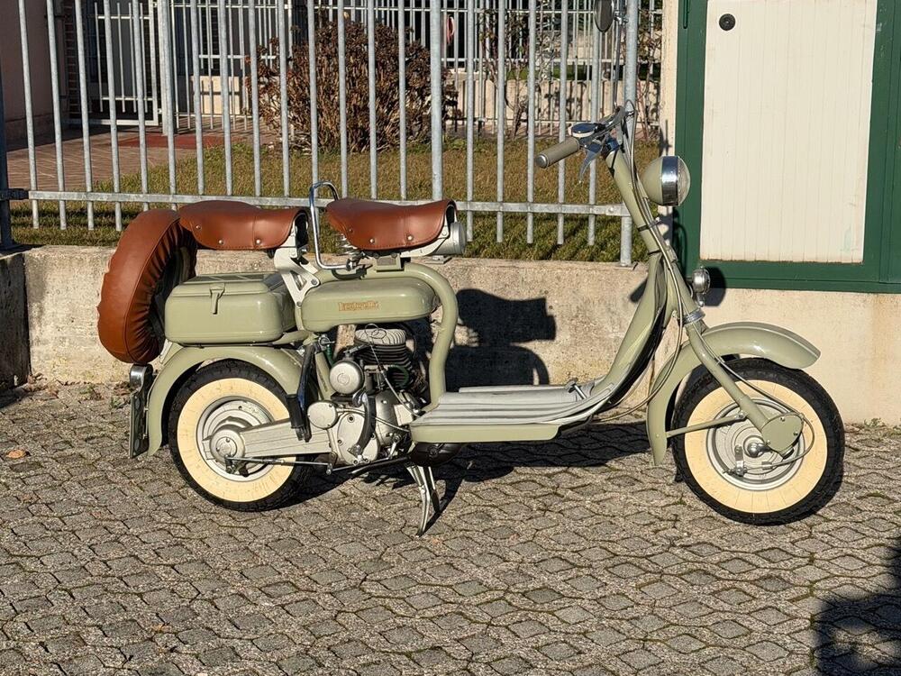 Innocenti LAMBRETTA 125D (12)