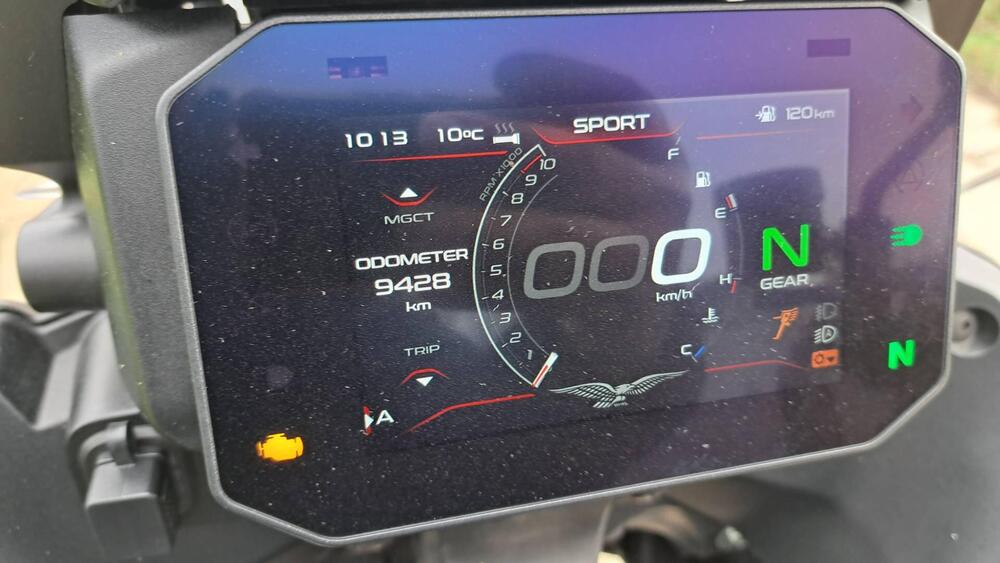 Moto Guzzi Stelvio (2024 - 26) (4)