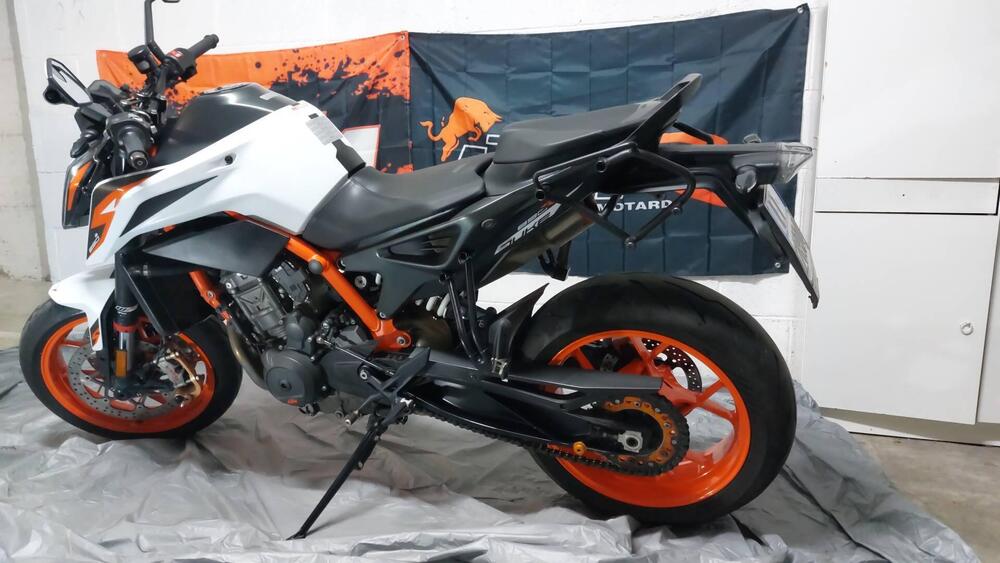 KTM 890 Duke R (2021) (5)