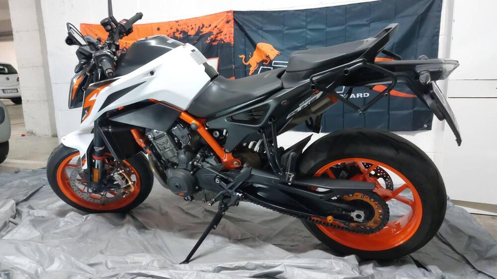 KTM 890 Duke R (2021) (6)