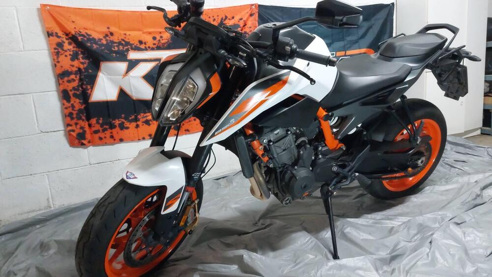 KTM 890 Duke R (2021) (7)