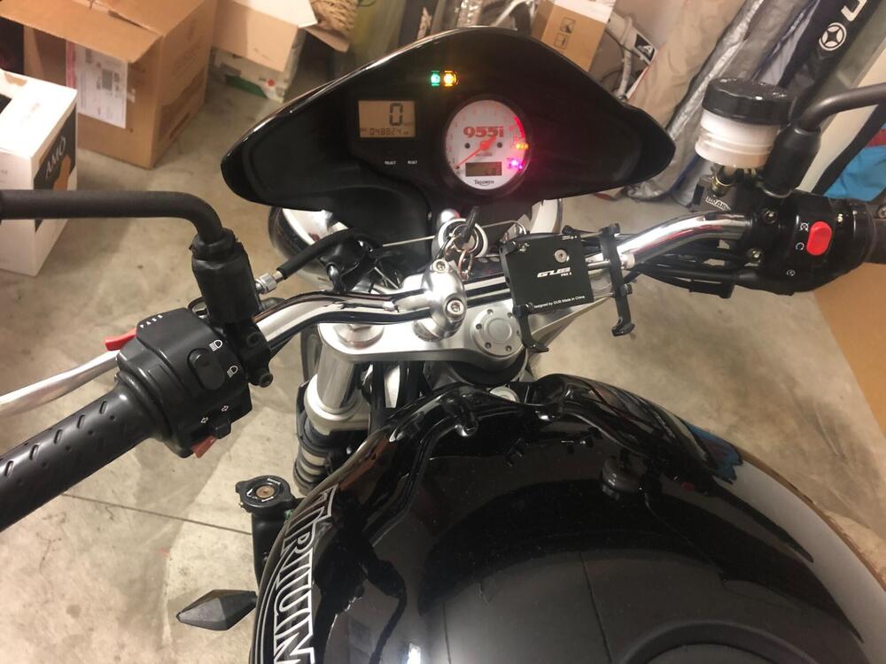 Triumph Speed Triple 955i (3)