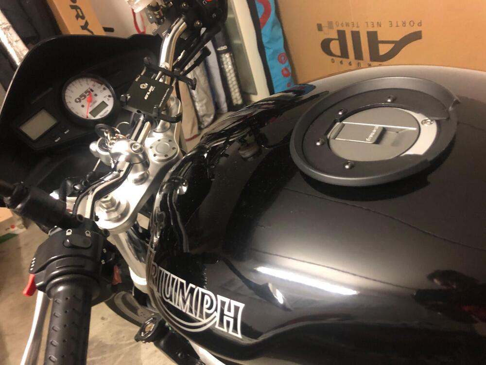 Triumph Speed Triple 955i (18)