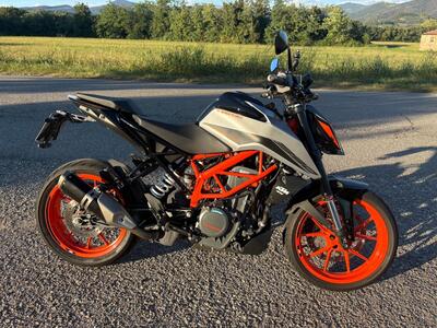 KTM 390 Duke (2021 - 23) usata