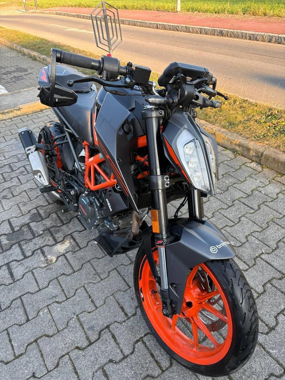 KTM 125 Duke (2021 - 23) (5)