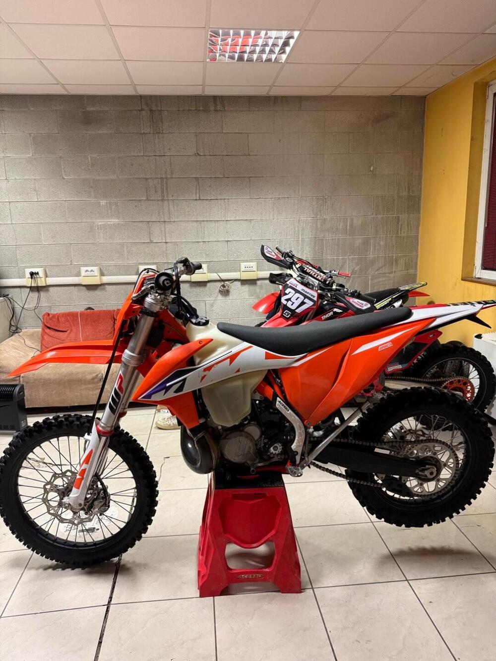 KTM 250 EXC TPI (2023) (2)