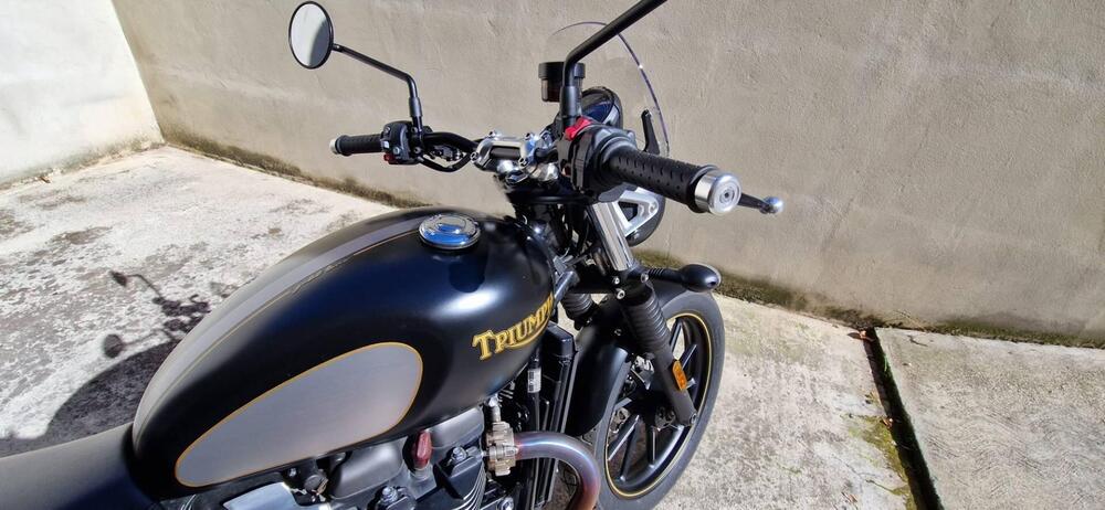 Triumph Street Twin 900 (2021 - 22) (3)