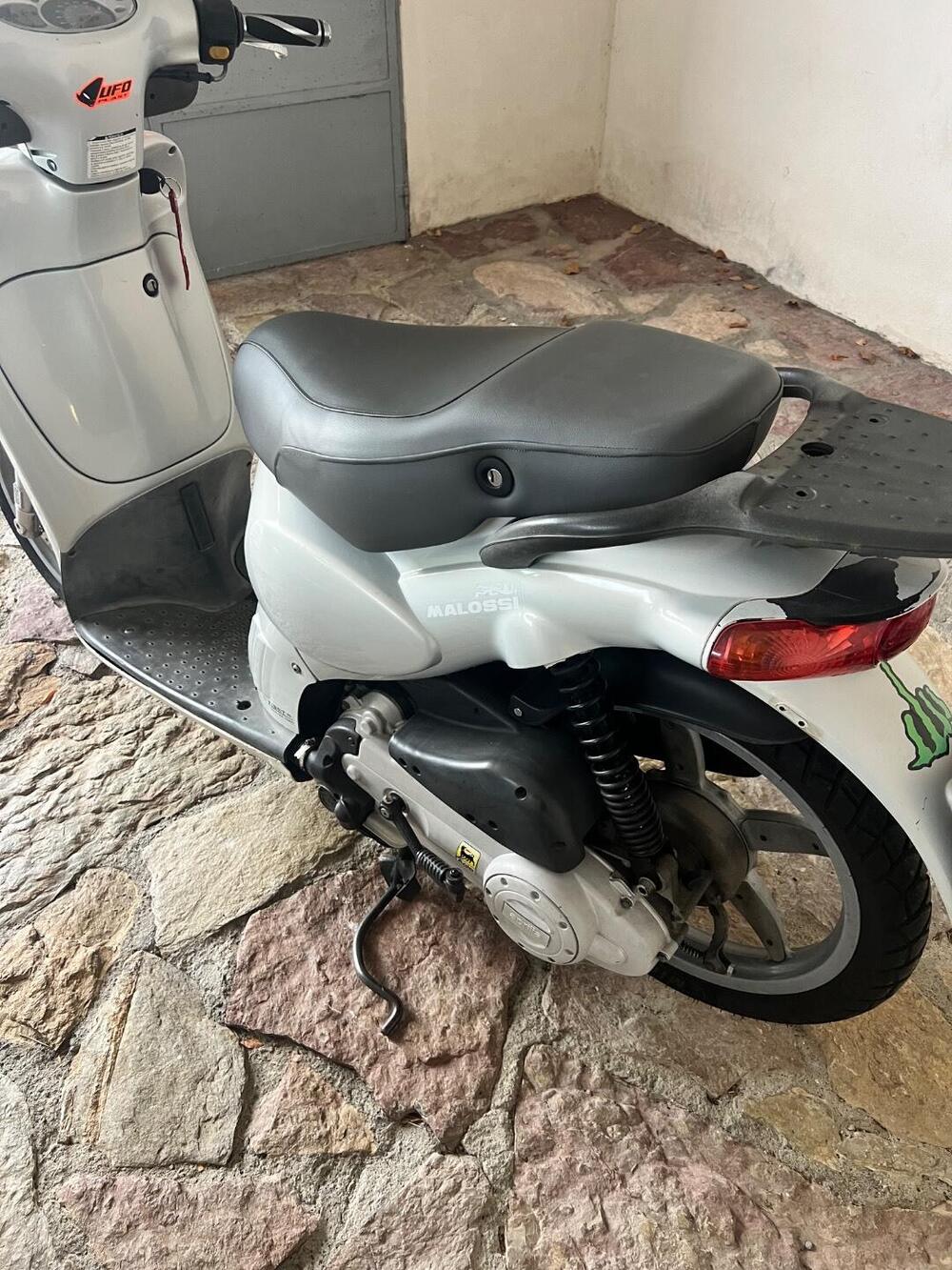 Aprilia Scarabeo 50 (2004 - 06) (3)