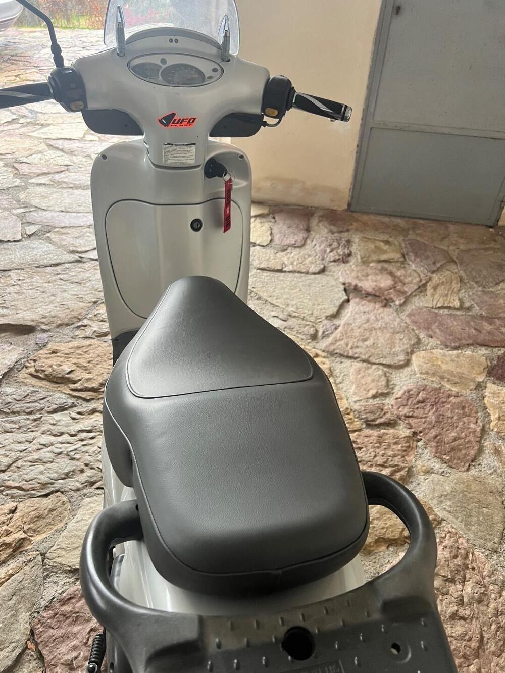 Aprilia Scarabeo 50 (2004 - 06) (4)