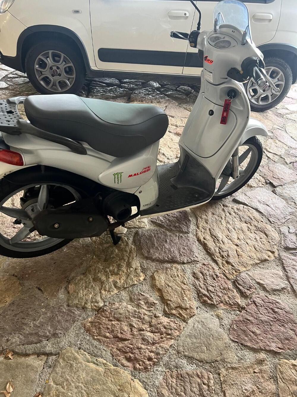 Aprilia Scarabeo 50 (2004 - 06) (5)