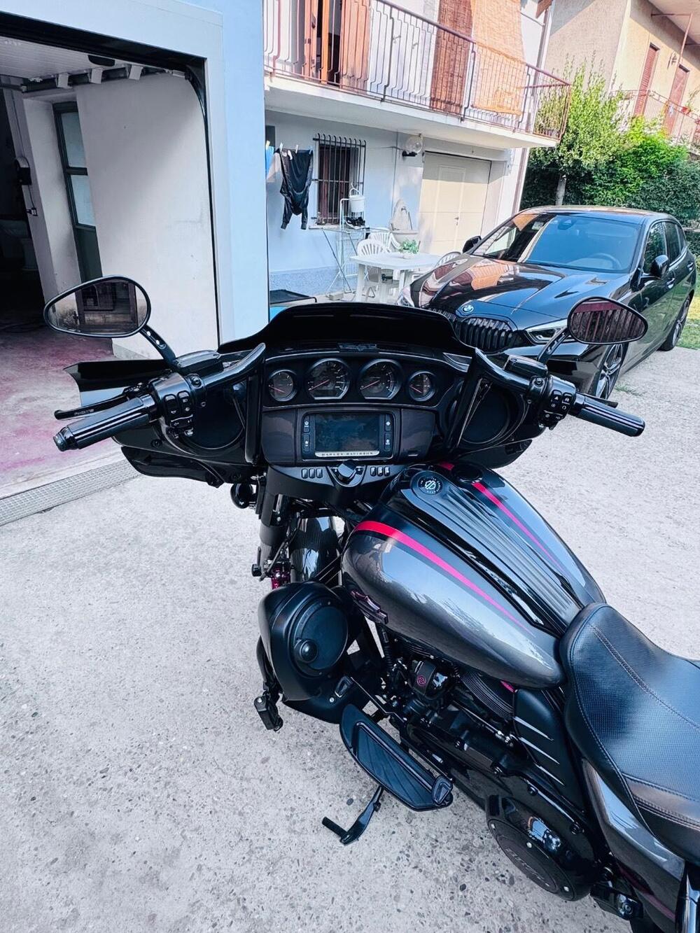 Harley-Davidson 117 Street Glide (2018 - 20) - FLHXSE (2)