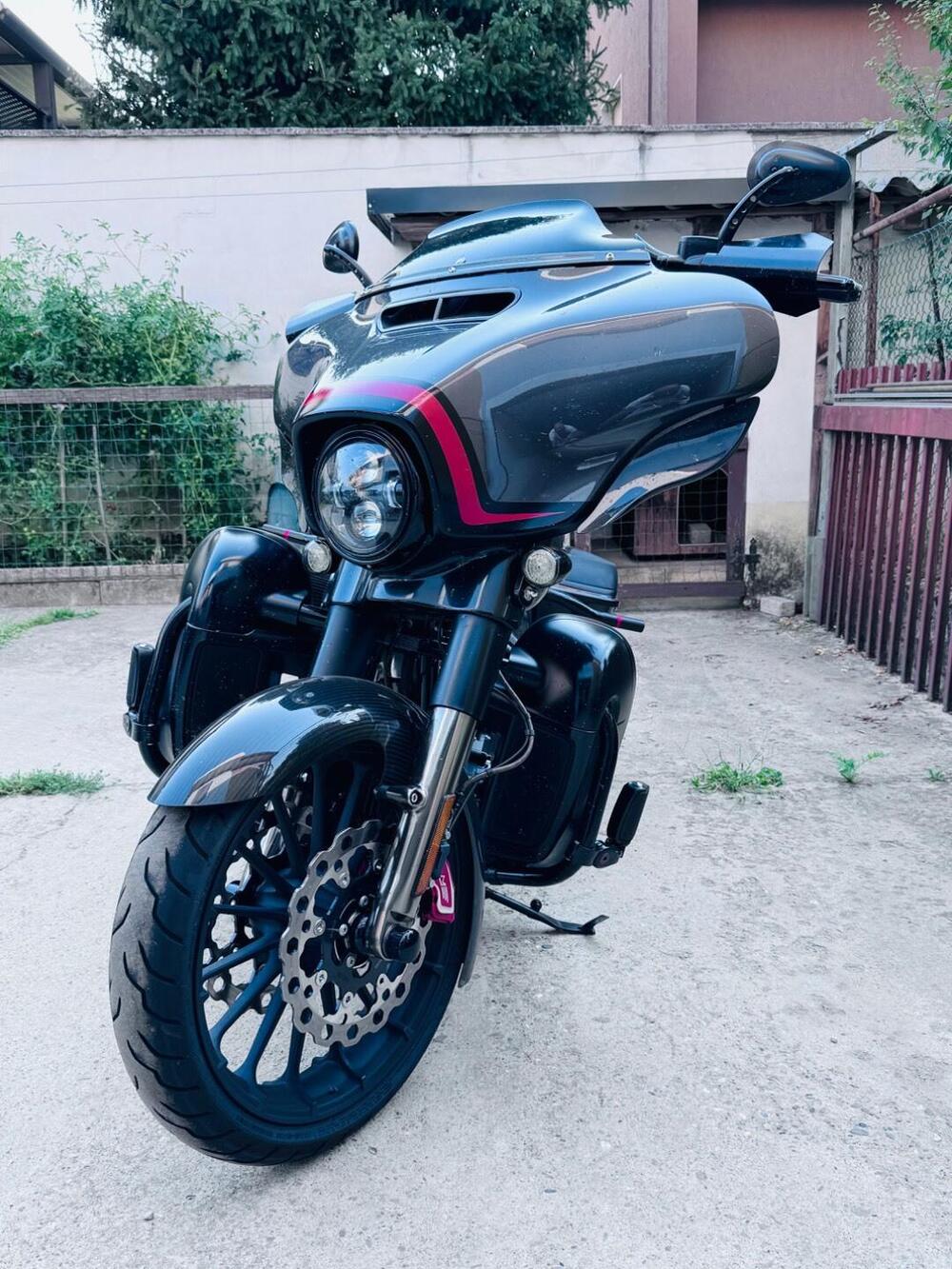 Harley-Davidson 117 Street Glide (2018 - 20) - FLHXSE (9)