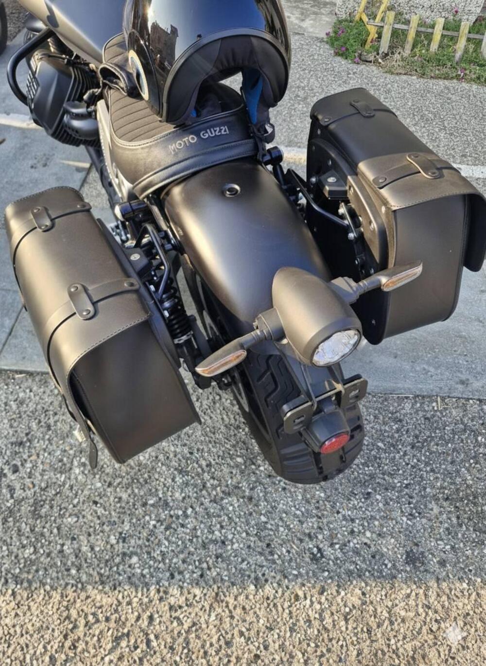 Moto Guzzi V9 Bobber Special Edition (2023 - 25) (3)