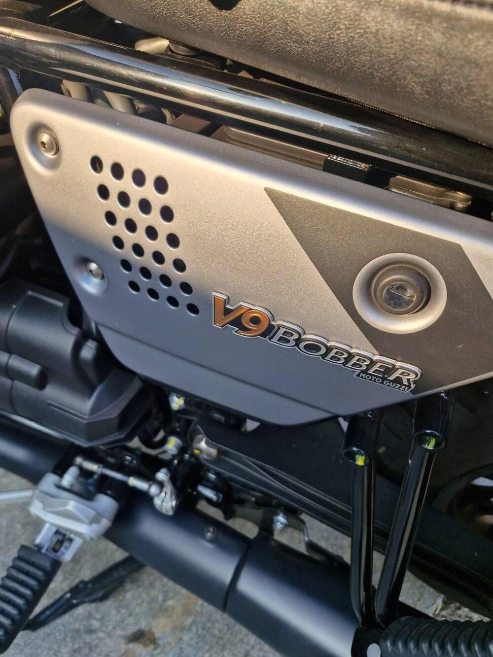 Moto Guzzi V9 Bobber Special Edition (2023 - 25) (5)