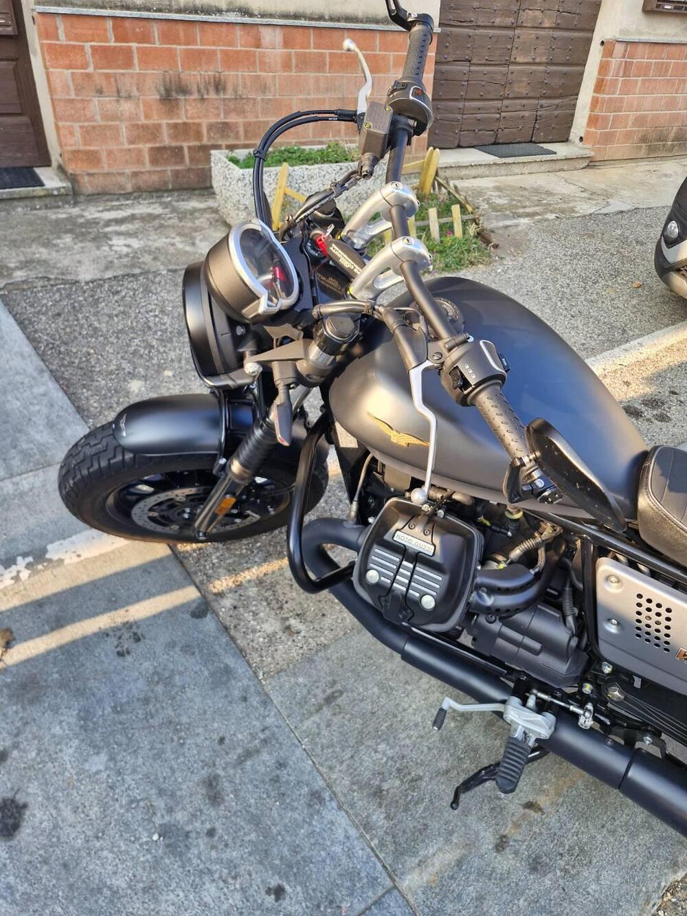 Moto Guzzi V9 Bobber Special Edition (2023 - 25) (7)