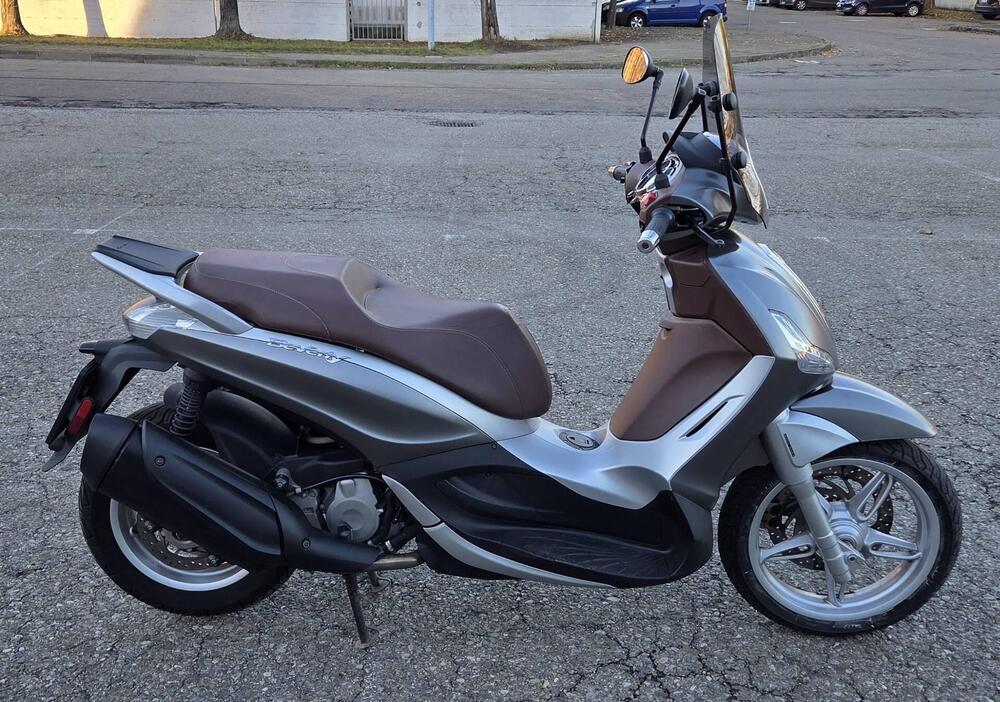 Piaggio Beverly 350 Police ABS-ASR (2018 - 20) (3)