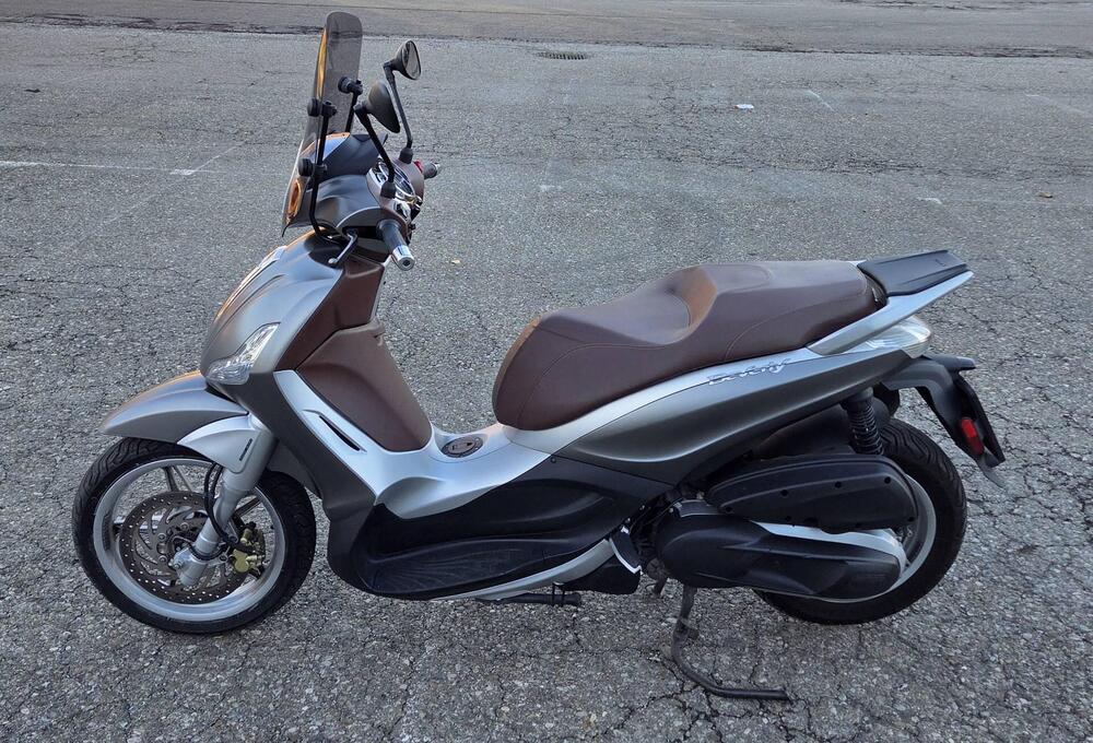 Piaggio Beverly 350 Police ABS-ASR (2018 - 20) (2)