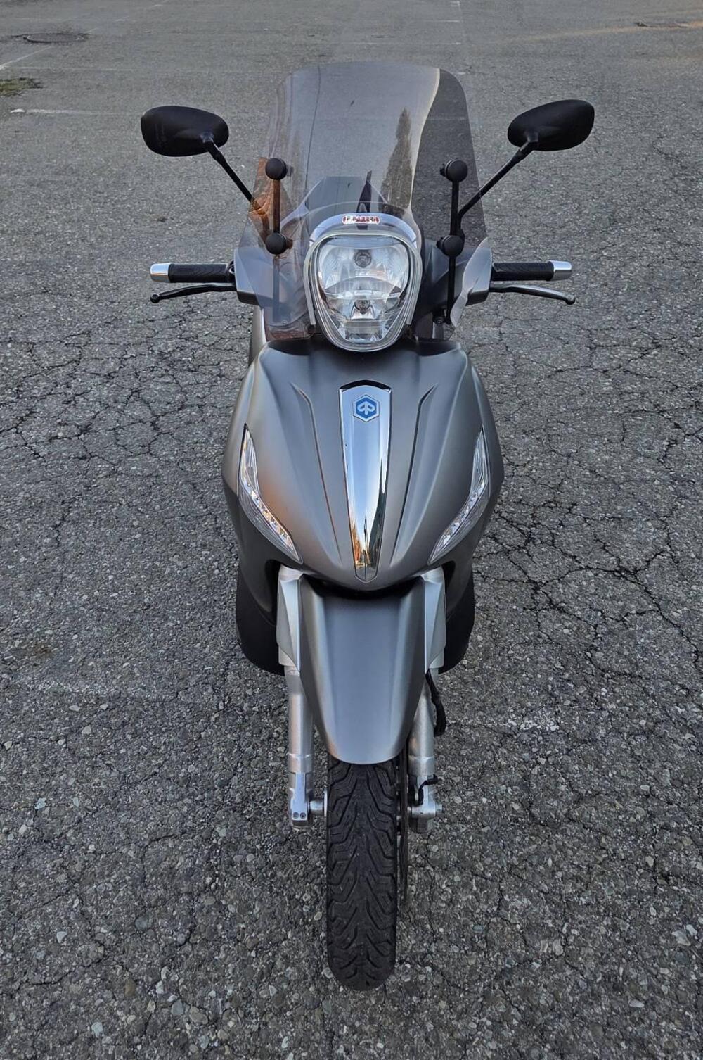 Piaggio Beverly 350 Police ABS-ASR (2018 - 20) (5)