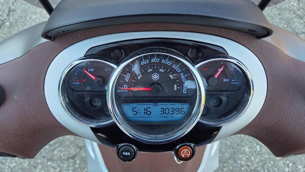 Piaggio Beverly 350 Police ABS-ASR (2018 - 20) (7)