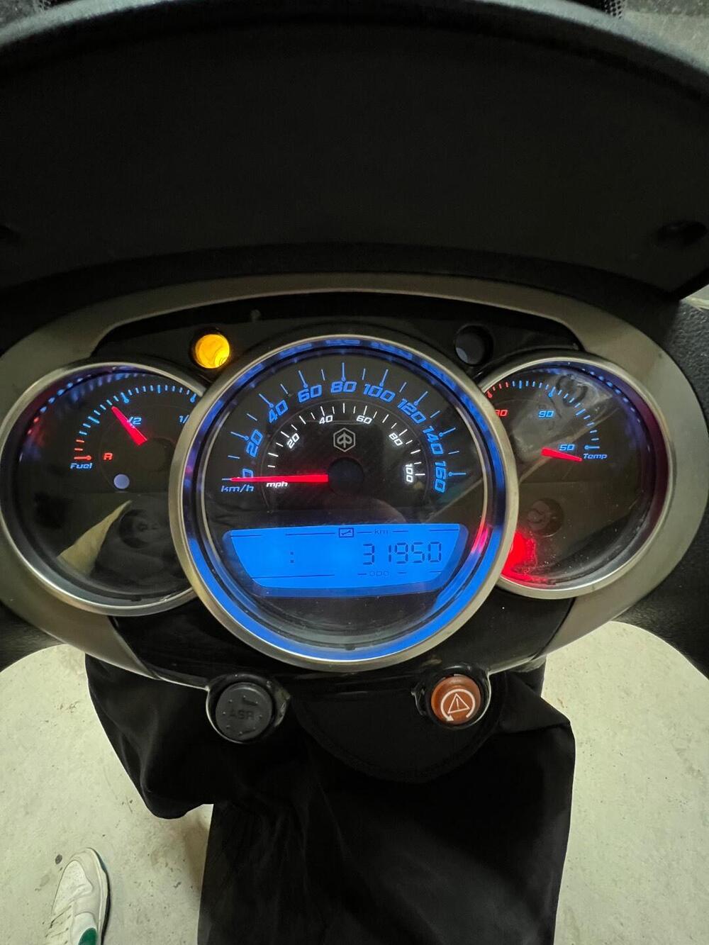 Piaggio Beverly 350 SportTouring ie ABS (2011 - 17) (4)