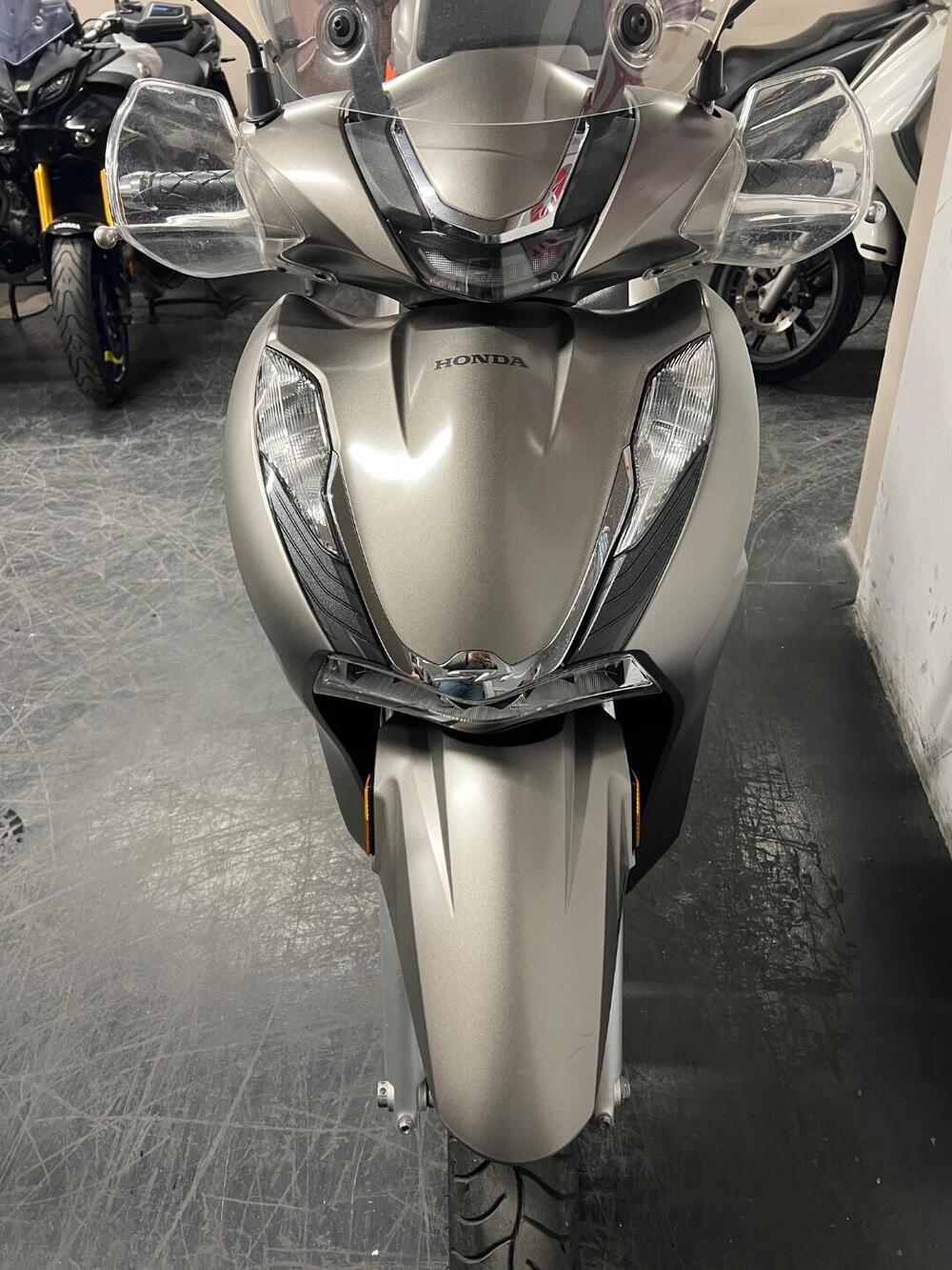 Honda SH 350 (2021 - 24) (3)