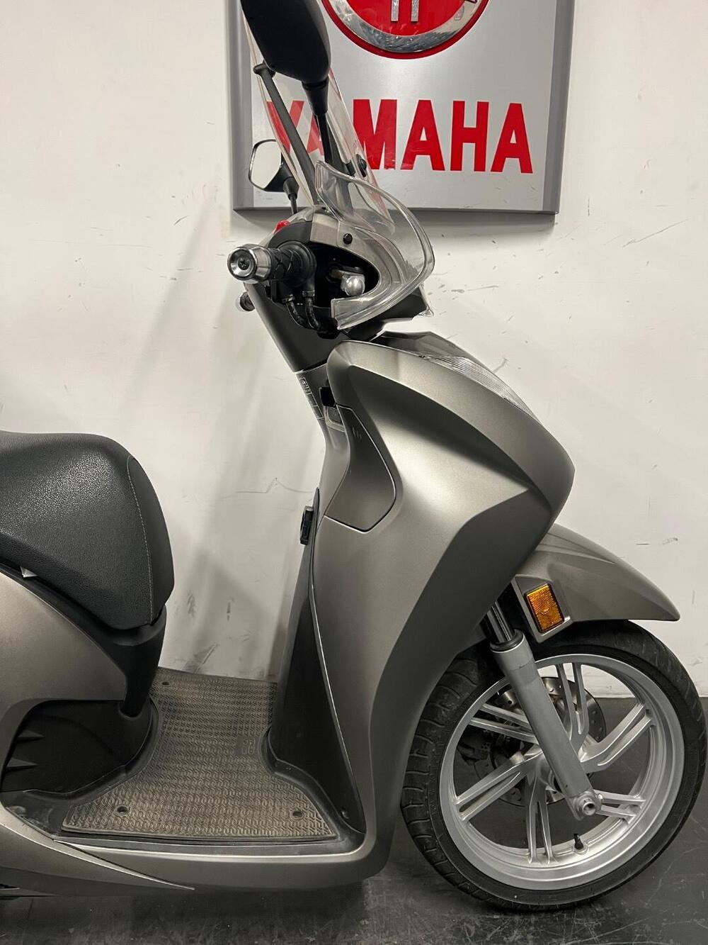 Honda SH 350 (2021 - 24) (6)