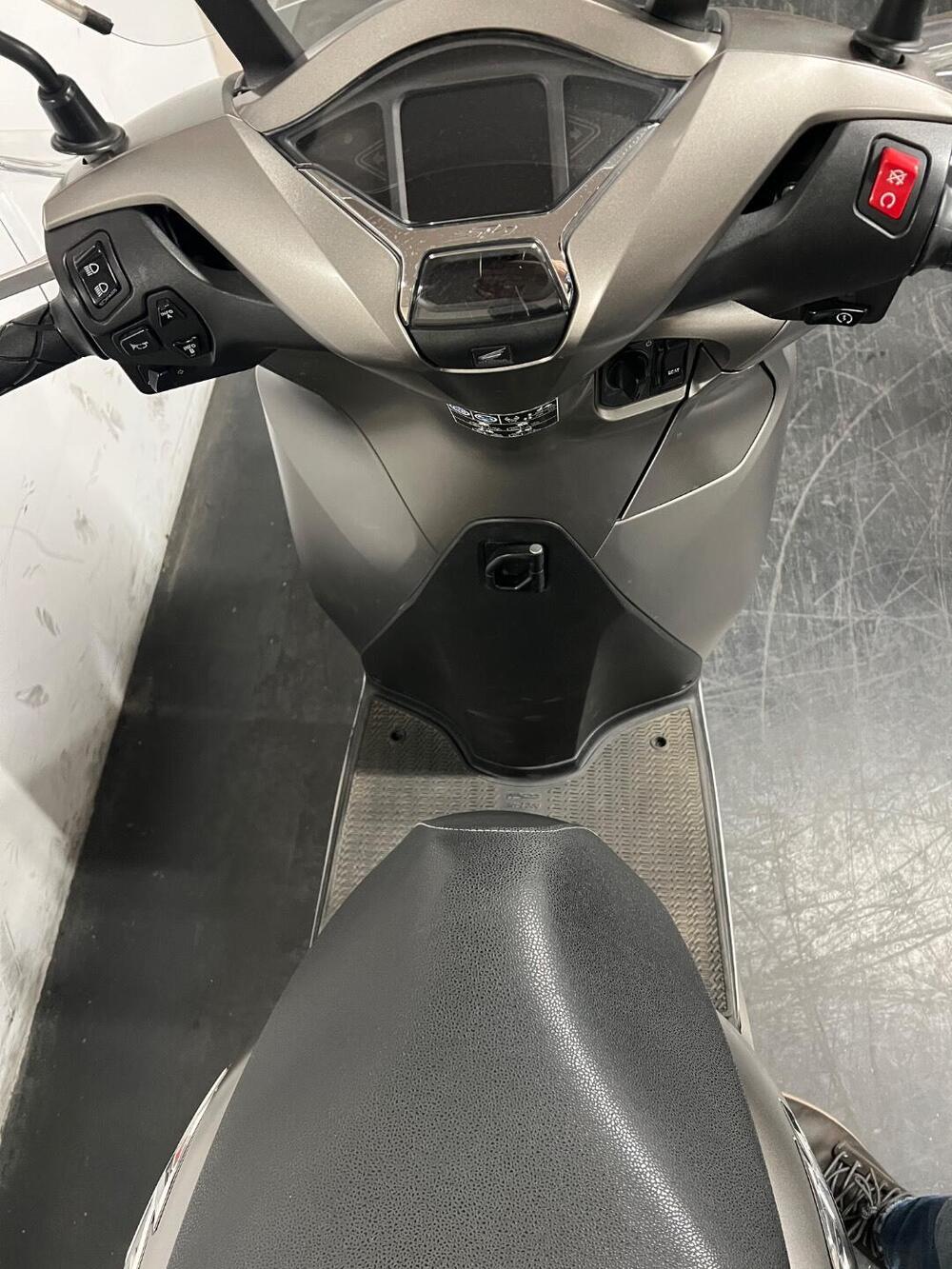 Honda SH 350 (2021 - 24) (8)