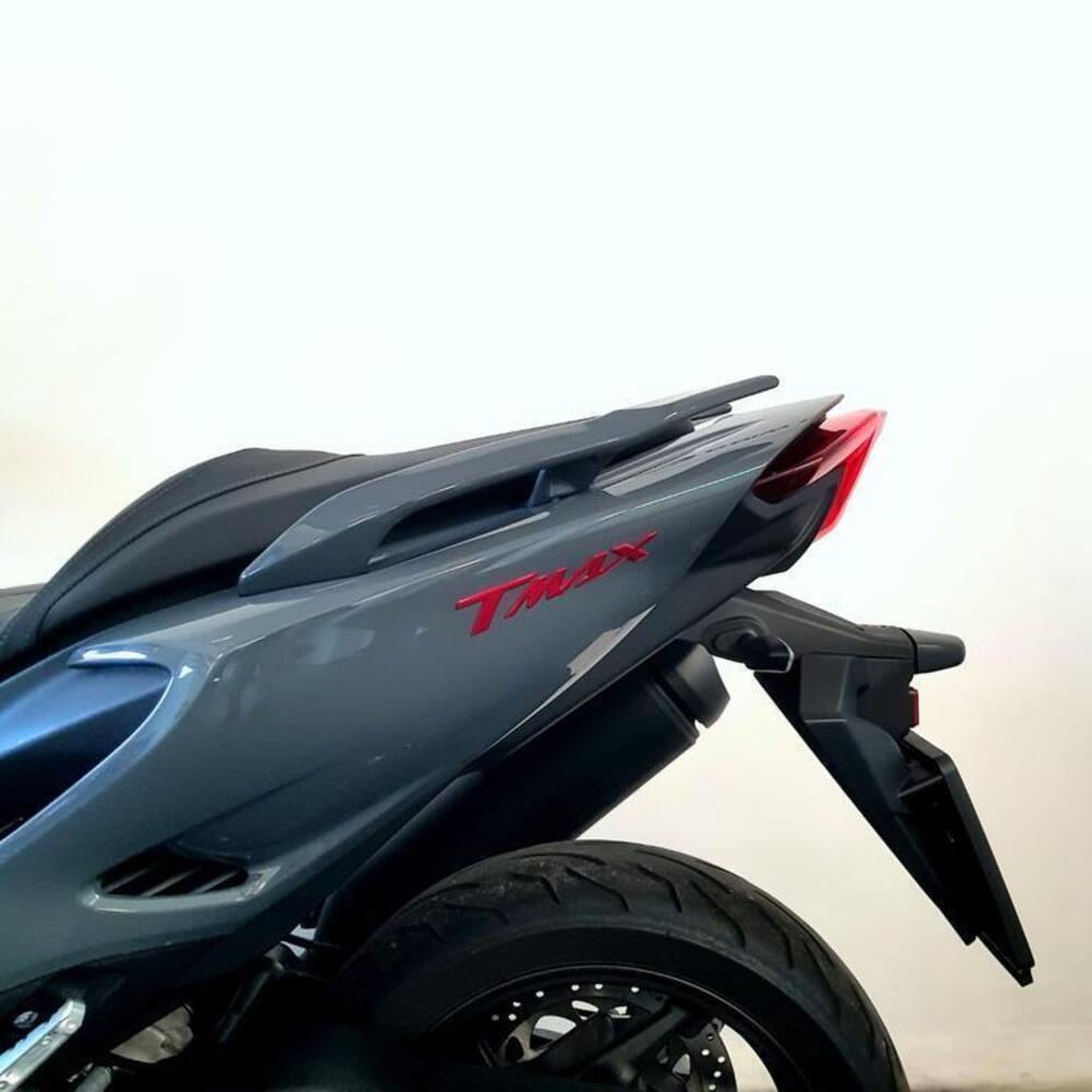 Yamaha T-Max 560 Tech Max (2020) (15)