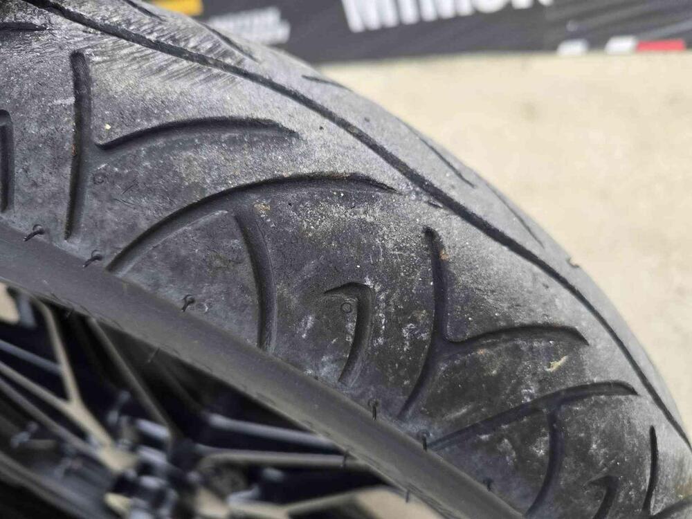 Moto Guzzi V7 Stone (2021 - 24) (13)