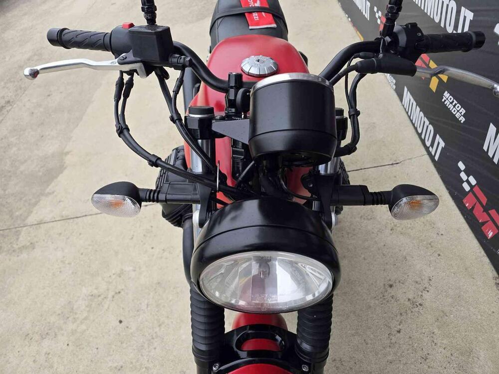 Moto Guzzi V7 Stone (2021 - 24) (14)