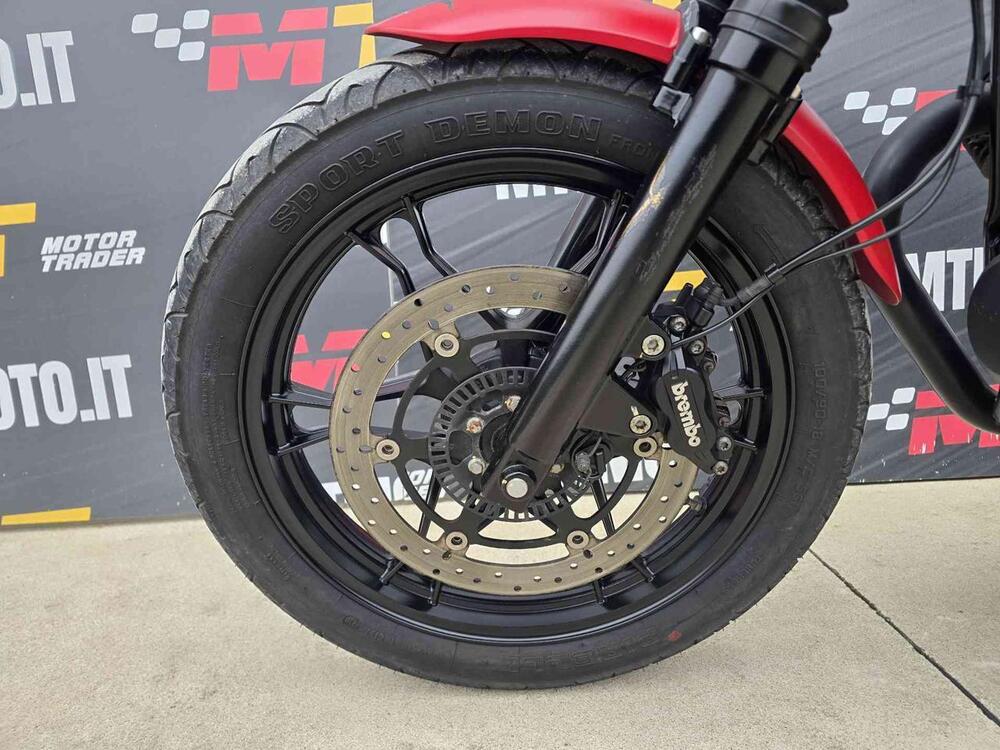 Moto Guzzi V7 Stone (2021 - 24) (7)