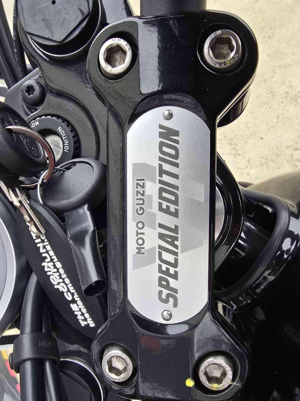 Moto Guzzi V7 Stone Special Edition (2022 - 25) (21)