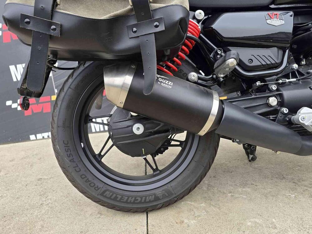 Moto Guzzi V7 Stone Special Edition (2022 - 25) (12)