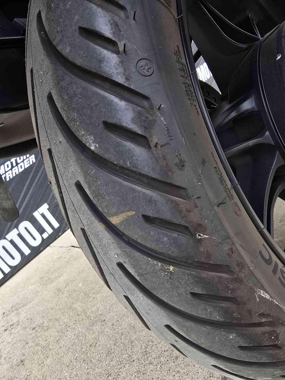 Moto Guzzi V7 Stone Special Edition (2022 - 25) (13)