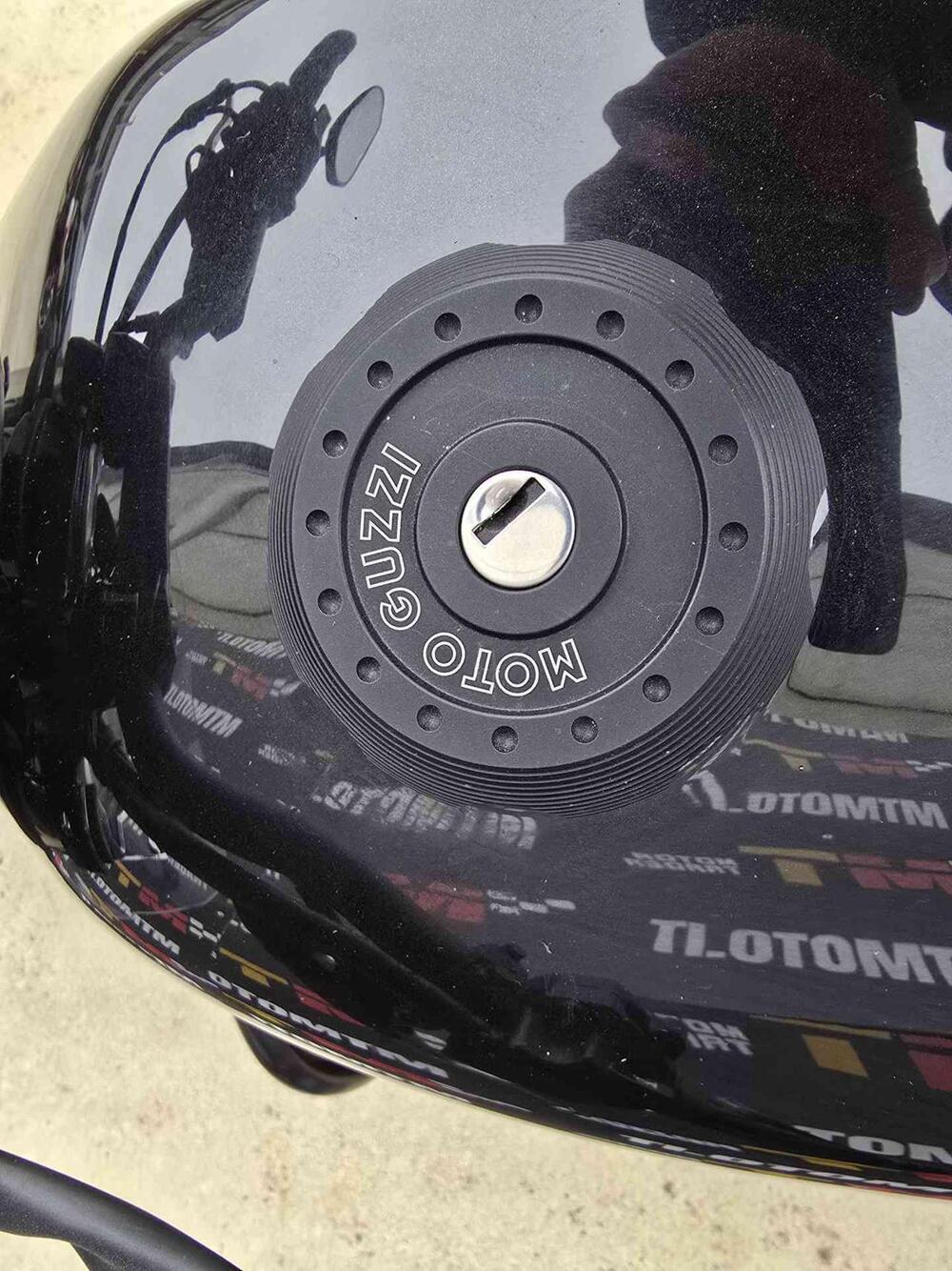 Moto Guzzi V7 Stone Special Edition (2022 - 25) (18)