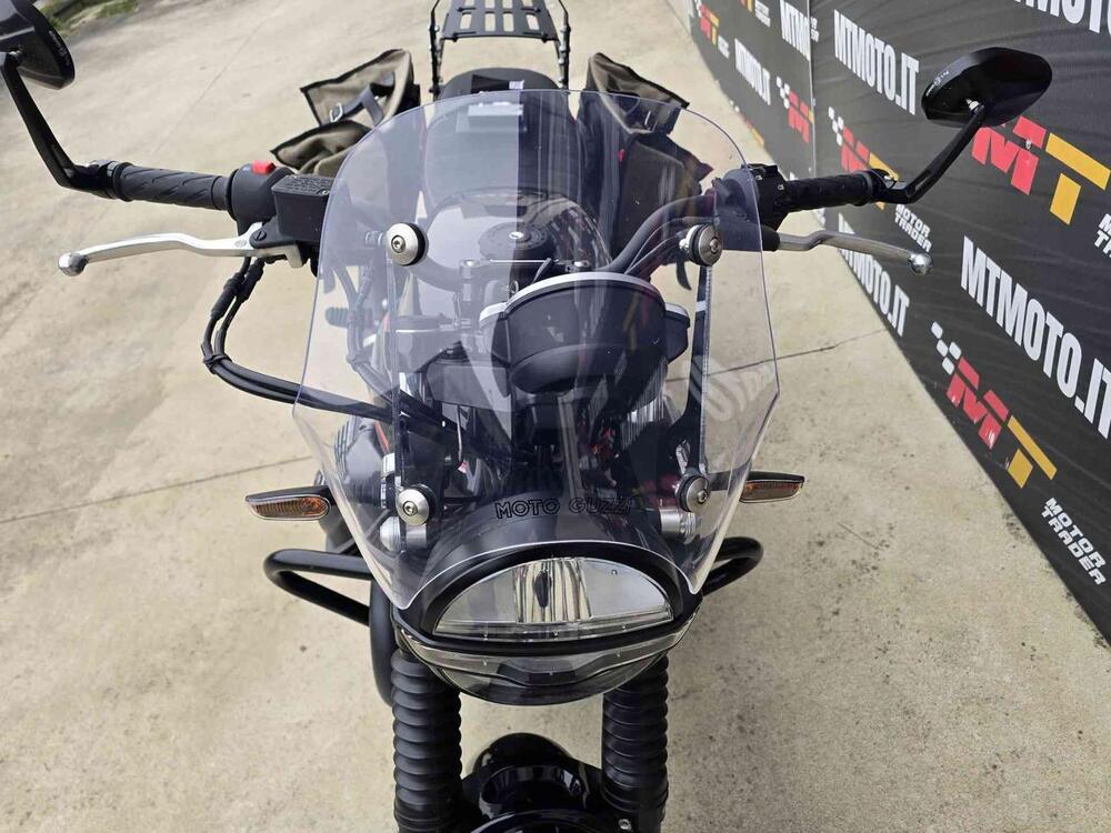 Moto Guzzi V7 Stone Special Edition (2022 - 25) (14)
