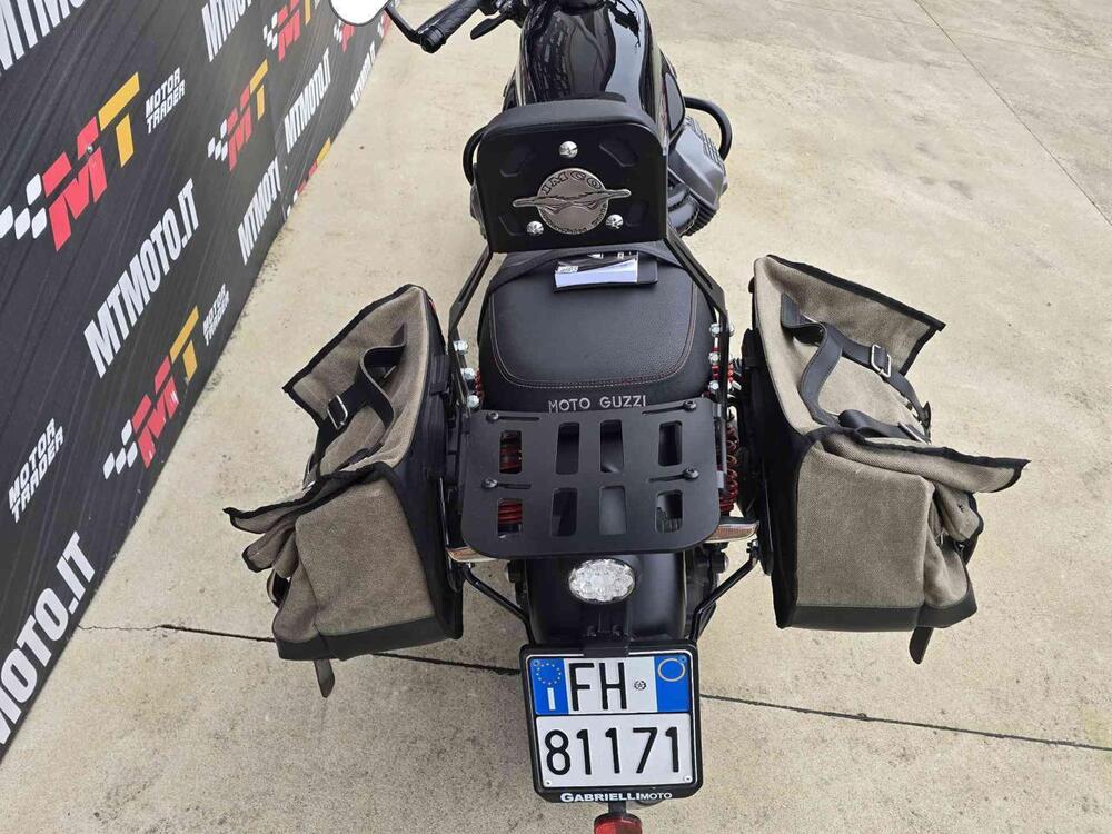 Moto Guzzi V7 Stone Special Edition (2022 - 25) (15)